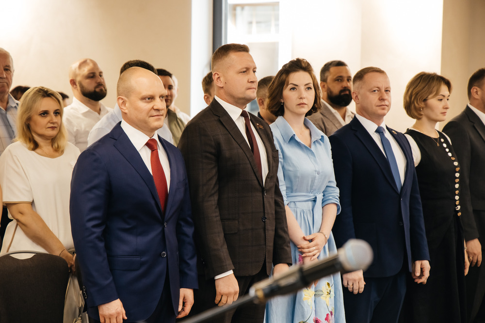 Максим Красноцветов, Михаил Ждан и Артем Садула на мероприятии ко Дню строителя в Пушкинском округе