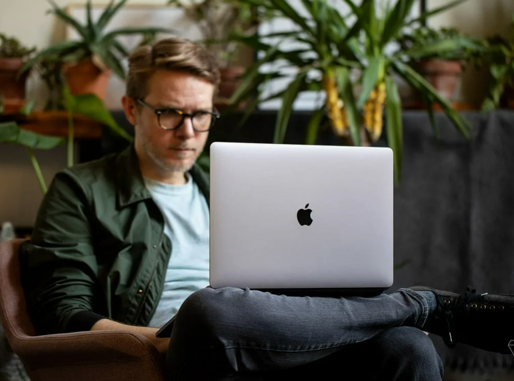 Почему каждый владелец MacBook не может обойтись без VPN и как выбрать лучший?